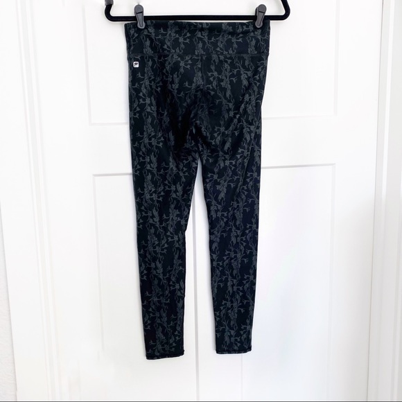 Fabletics Powerhold High Rise Leggings Black/Gray Floral Workout Gym Size Small - Picture 4 of 9